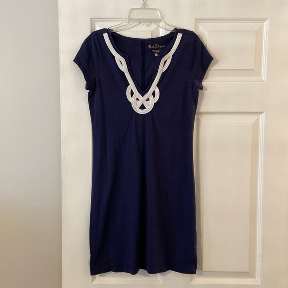 Lilly Pulitzer Dresses & Skirts - Lilly Pulitzer navy blue dress size XS very good condition 100% Pima cotton